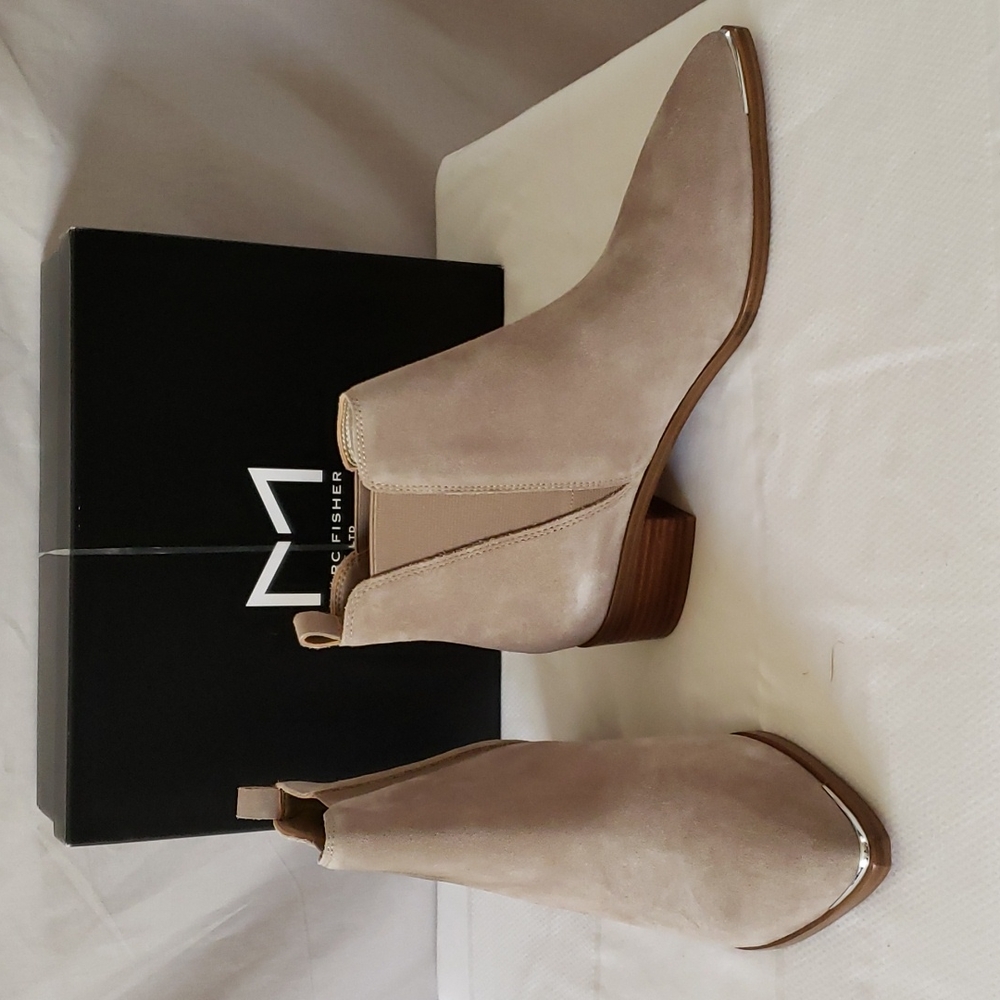 EUC Marc Fisher Yale Chelsea Boot size 8 M - Picture 1 of 16